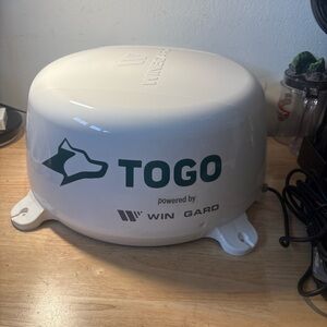 Winegard WF2-TH2 Togo Roadlink C2 4G LTE Connectivity Router + WIFI Extender